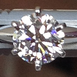 Diamant en lumière indirecte pris avec iPad