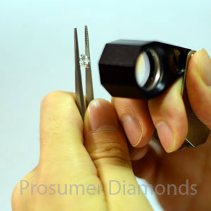 how to hold a loupe